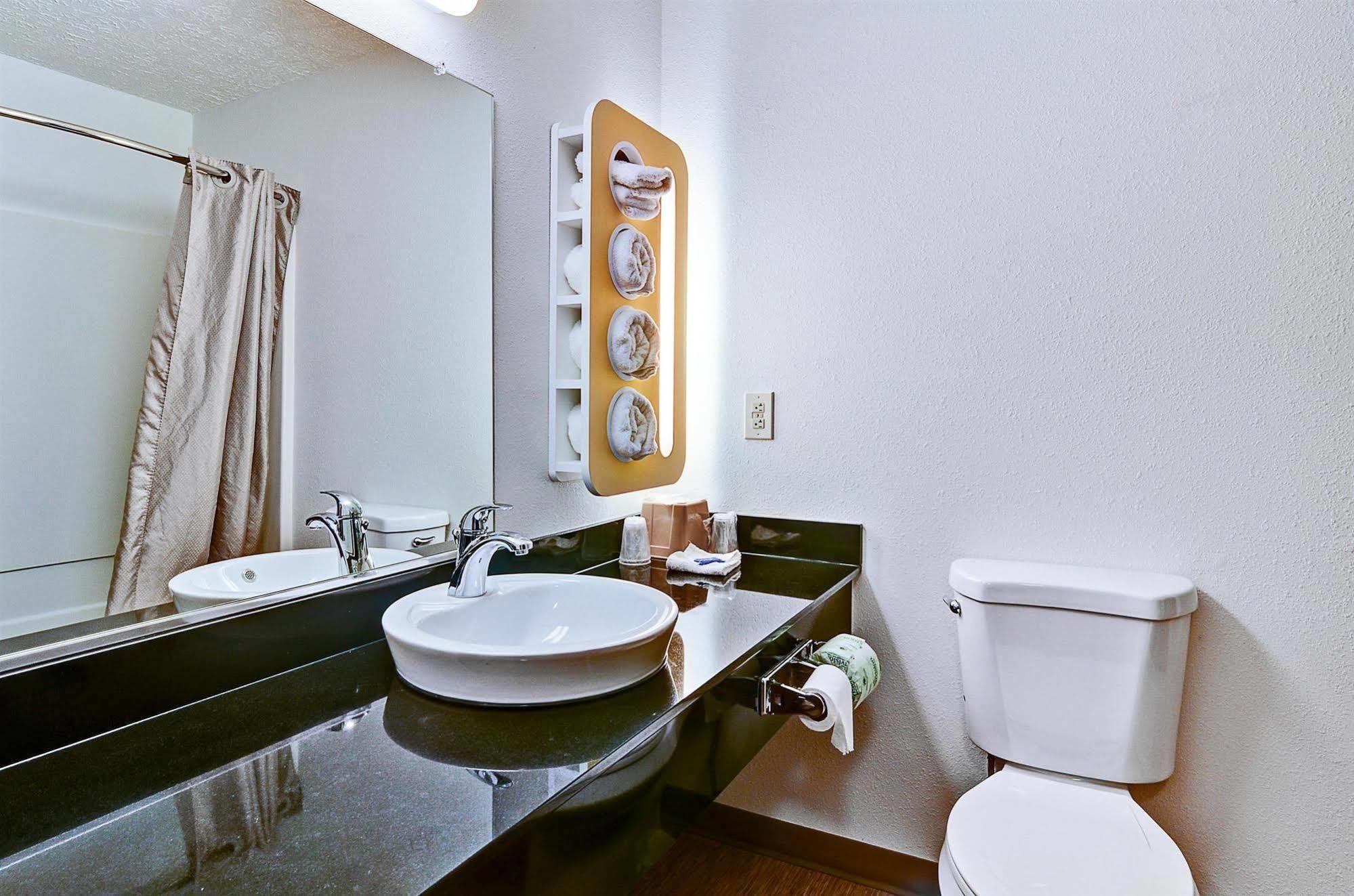 Quality Inn Coraopolis Eksteriør billede