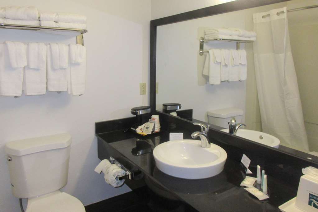 Quality Inn Coraopolis Værelse billede